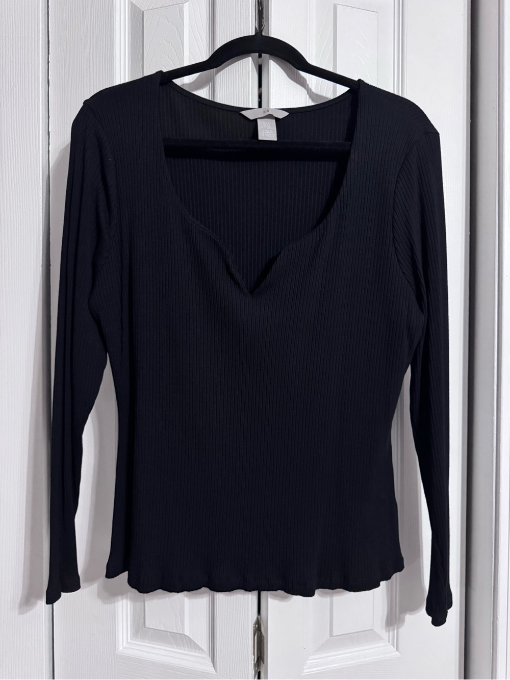 H&M Black Ribbed Long-Sleeve V-Notch Top